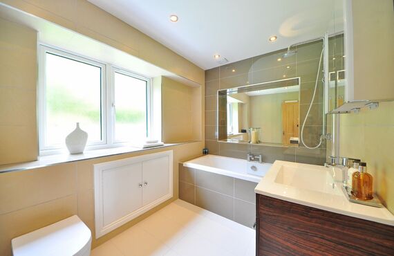 清潔で使いやすいお風呂への修繕に対応 | 久留米で水回りの修理を行うなら株式会社イマクル