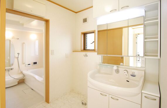 より綺麗な洗面所へ修繕いたします | 久留米で水回りの修理を行うなら株式会社イマクル